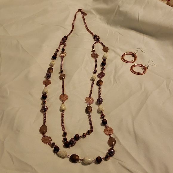 Necklace and earrings  set new with out tags - Picture 1 of 6